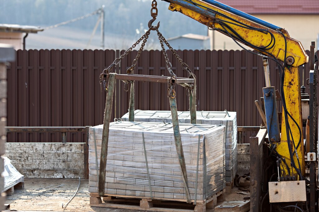 What construction materials import to Iraq: priority categories and use cases